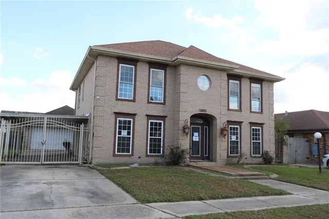$215,000 | 2809 Acorn Drive, Violet, LA 70092