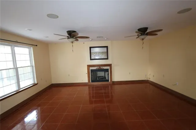 $215,000 | 2809 Acorn Drive, Violet, LA 70092