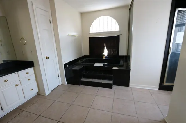 $215,000 | 2809 Acorn Drive, Violet, LA 70092