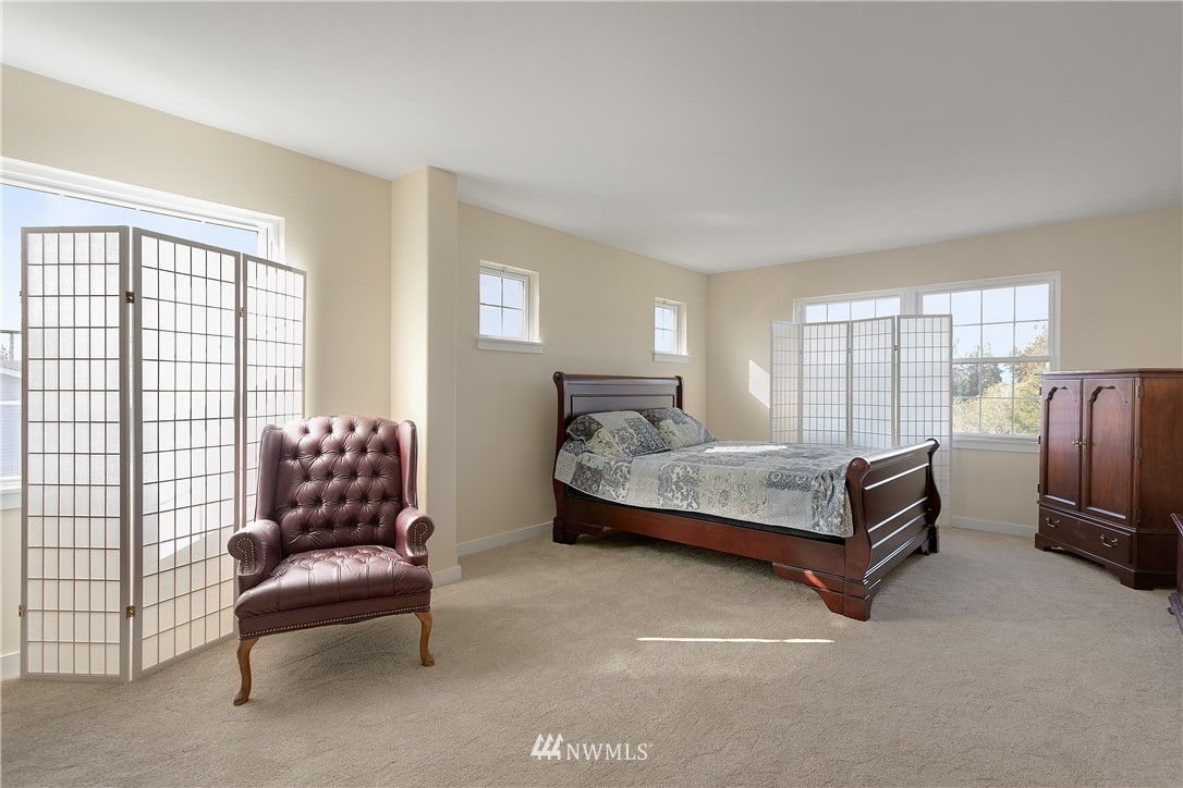 451 Hoquiam Place Northeast Renton, WA 98059 - Photo 11 of 25 Gallery Image 11
