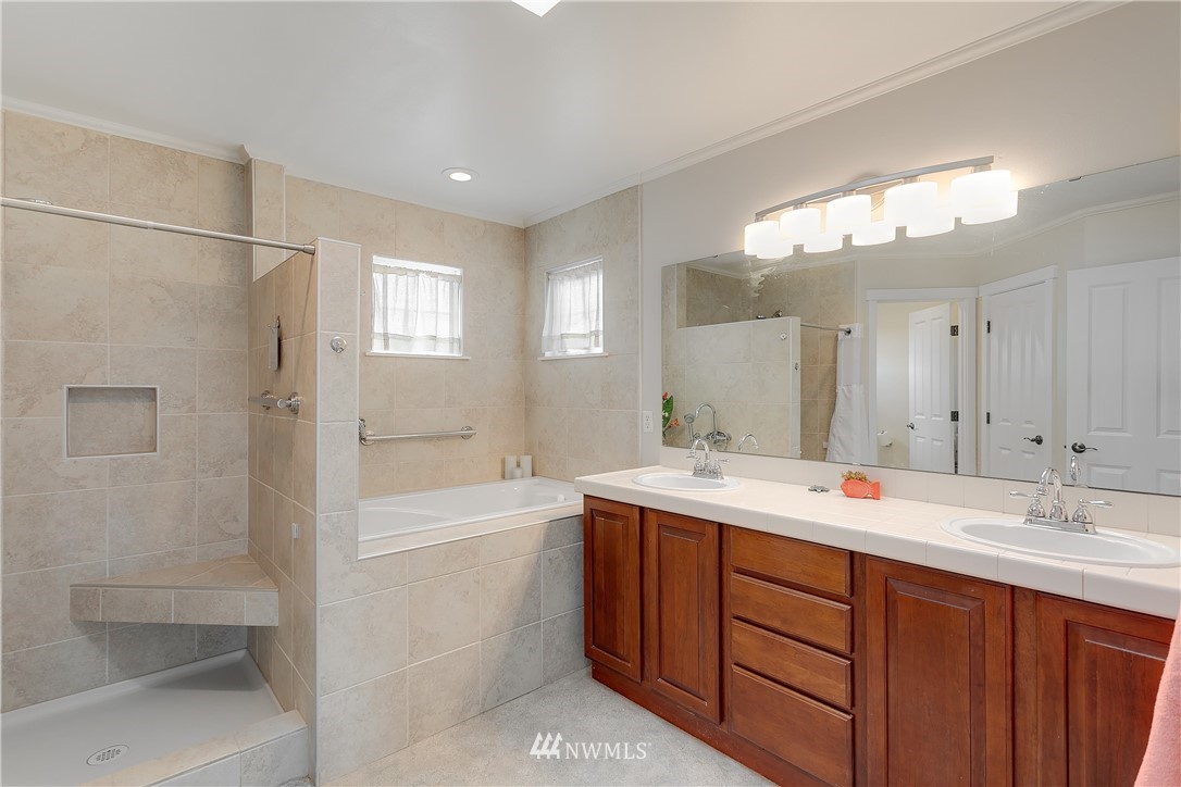 451 Hoquiam Place Northeast Renton, WA 98059 - Photo 12 of 25 Gallery Image 12