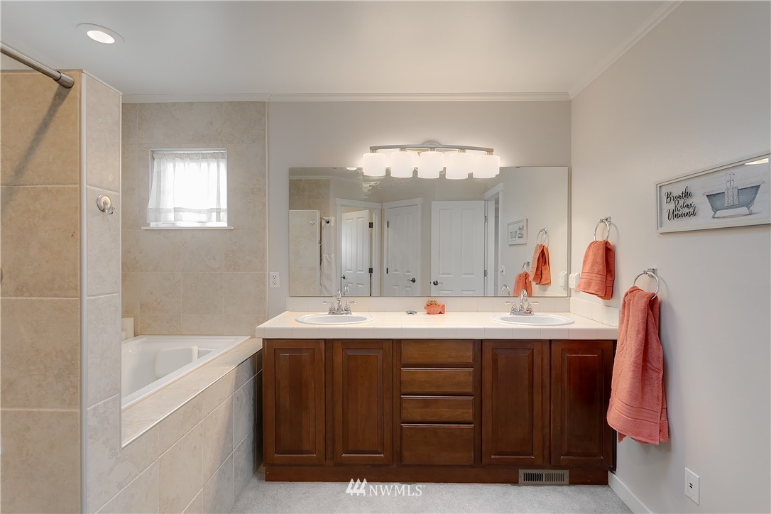 451 Hoquiam Place Northeast Renton, WA 98059 - Photo 13 of 25 Gallery Image 13