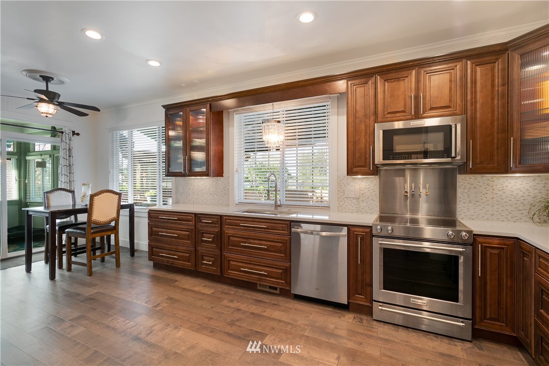 451 Hoquiam Place Northeast Renton, WA 98059 - Photo 7 of 25 Gallery Image 7