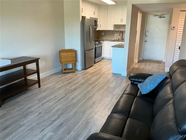 $1,400 | 1860 Massachusetts Avenue Northeast, Unit 311, St. Petersburg, FL 33703