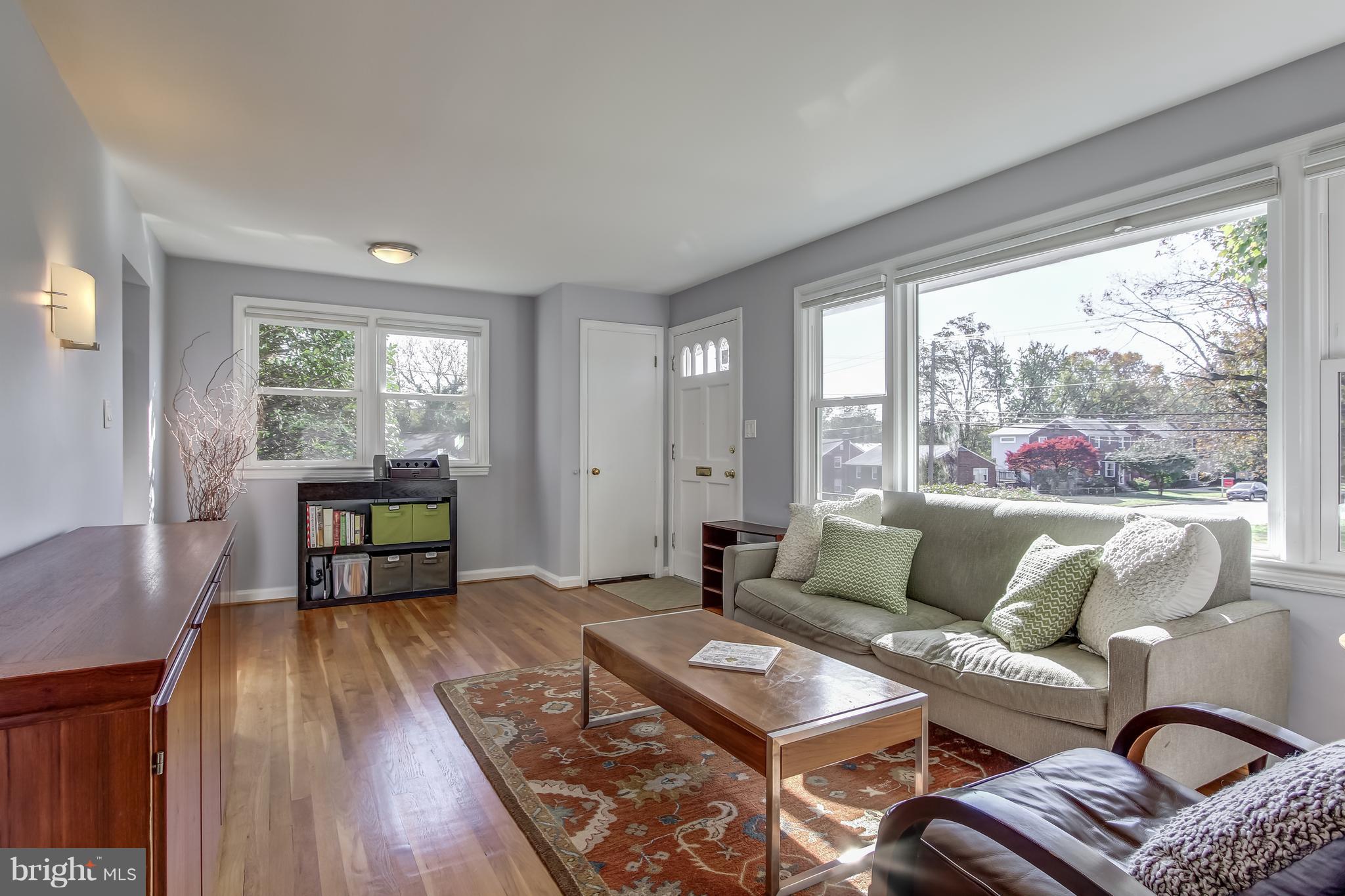 807 Lanark Way Silver Spring, MD 20901 - Photo 5 of 19 Loads of natural light