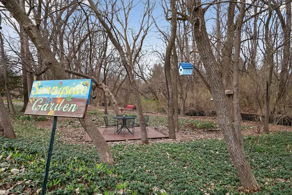 $112,000 | 2929 Sunnyside Drive, Unit 303, Rockford, IL 61114