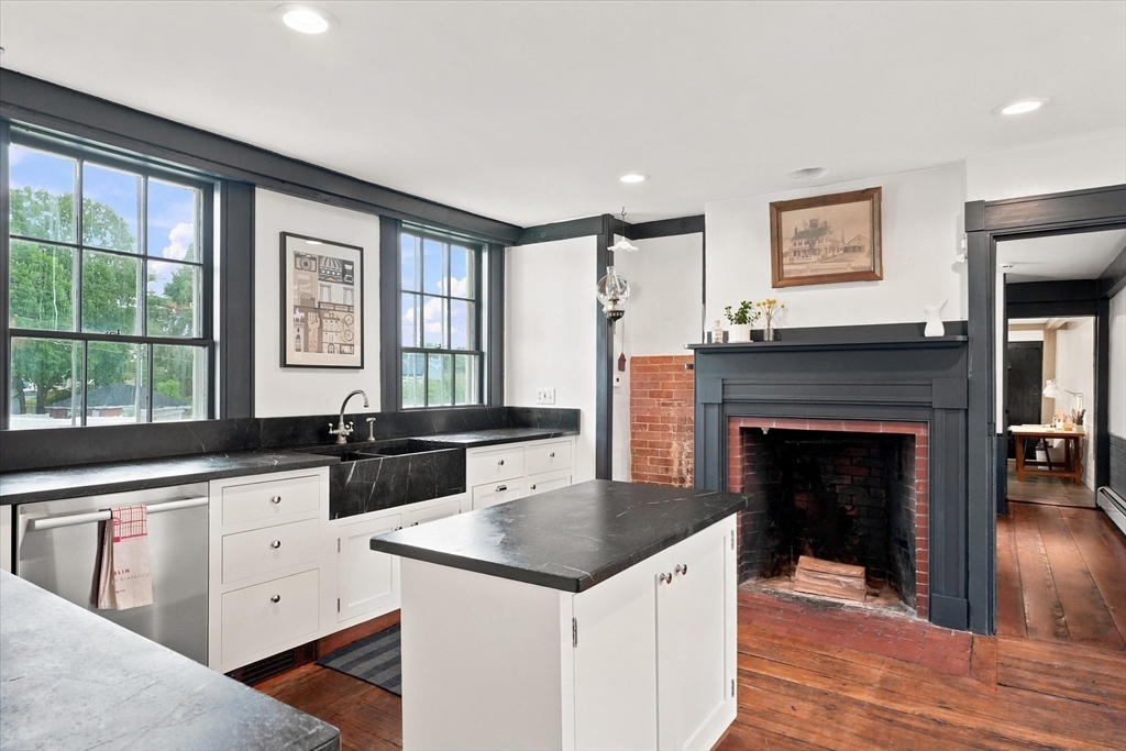 266 Main Street North Andover, MA 01845 - Photo 10 of 42