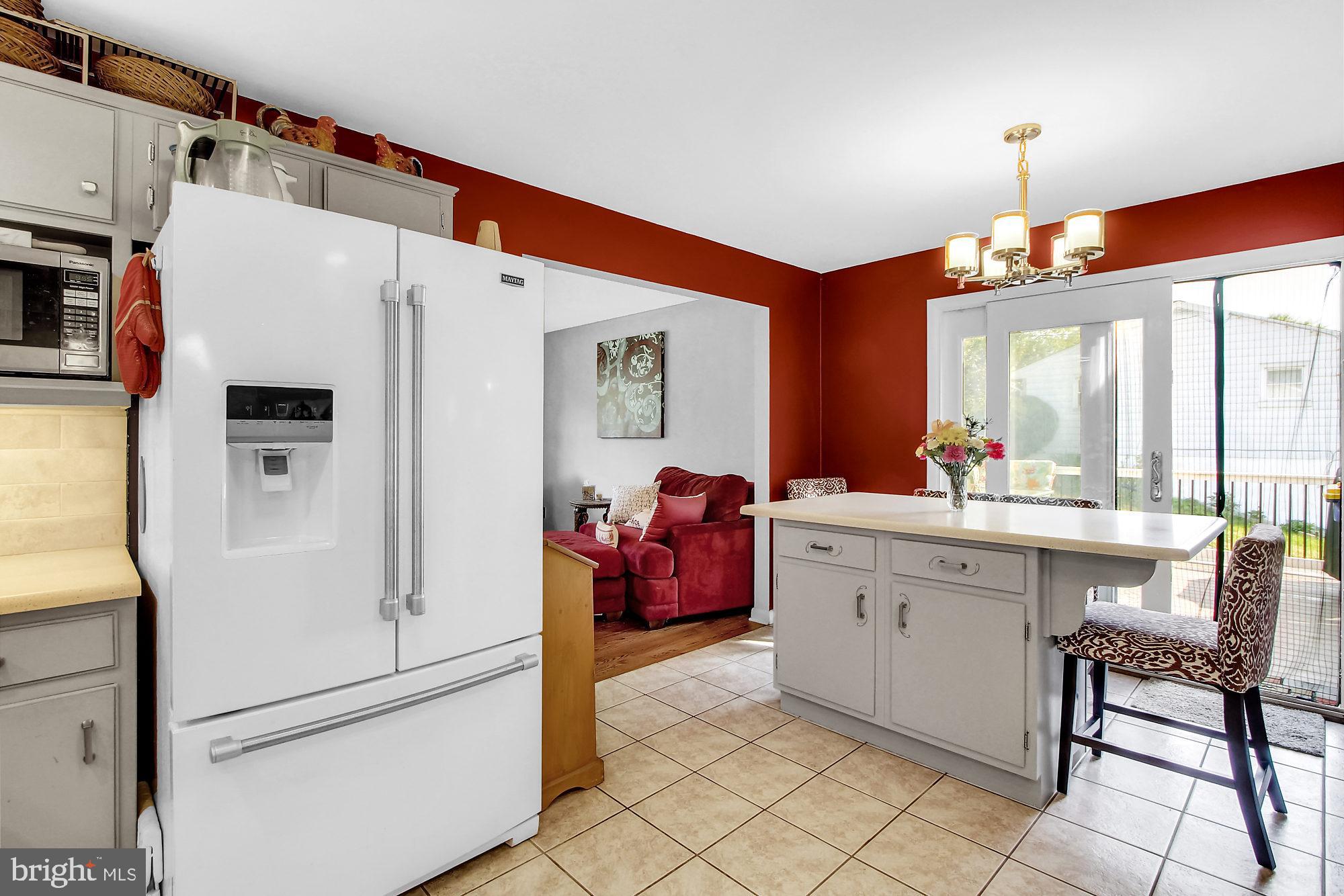 271 Ridgeview Road Seven Valleys, PA 17360 - Photo 8 of 30 Center island