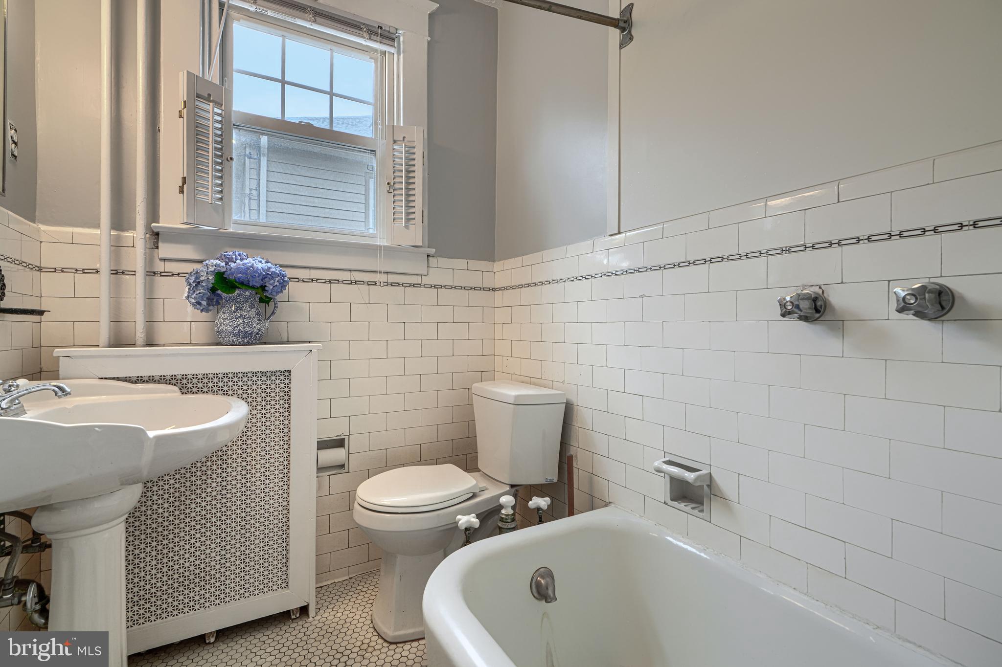 510 Murdock Road Baltimore, MD 21212 - Photo 27 of 68 Retro Black/White Tile