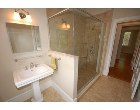 32 Round Hill Road, Unit B Northampton, MA 01060 - Photo 25 of 30 Gallery Image 25