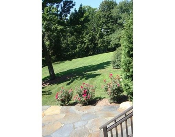 32 Round Hill Road, Unit B Northampton, MA 01060 - Photo 5 of 30 Gallery Image 5