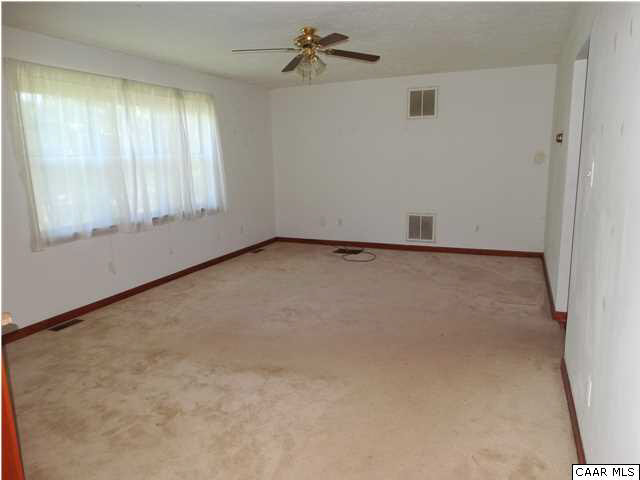 14121 Reva Road Boston, VA 22713 - Photo 9 of 16 an empty room with windows
