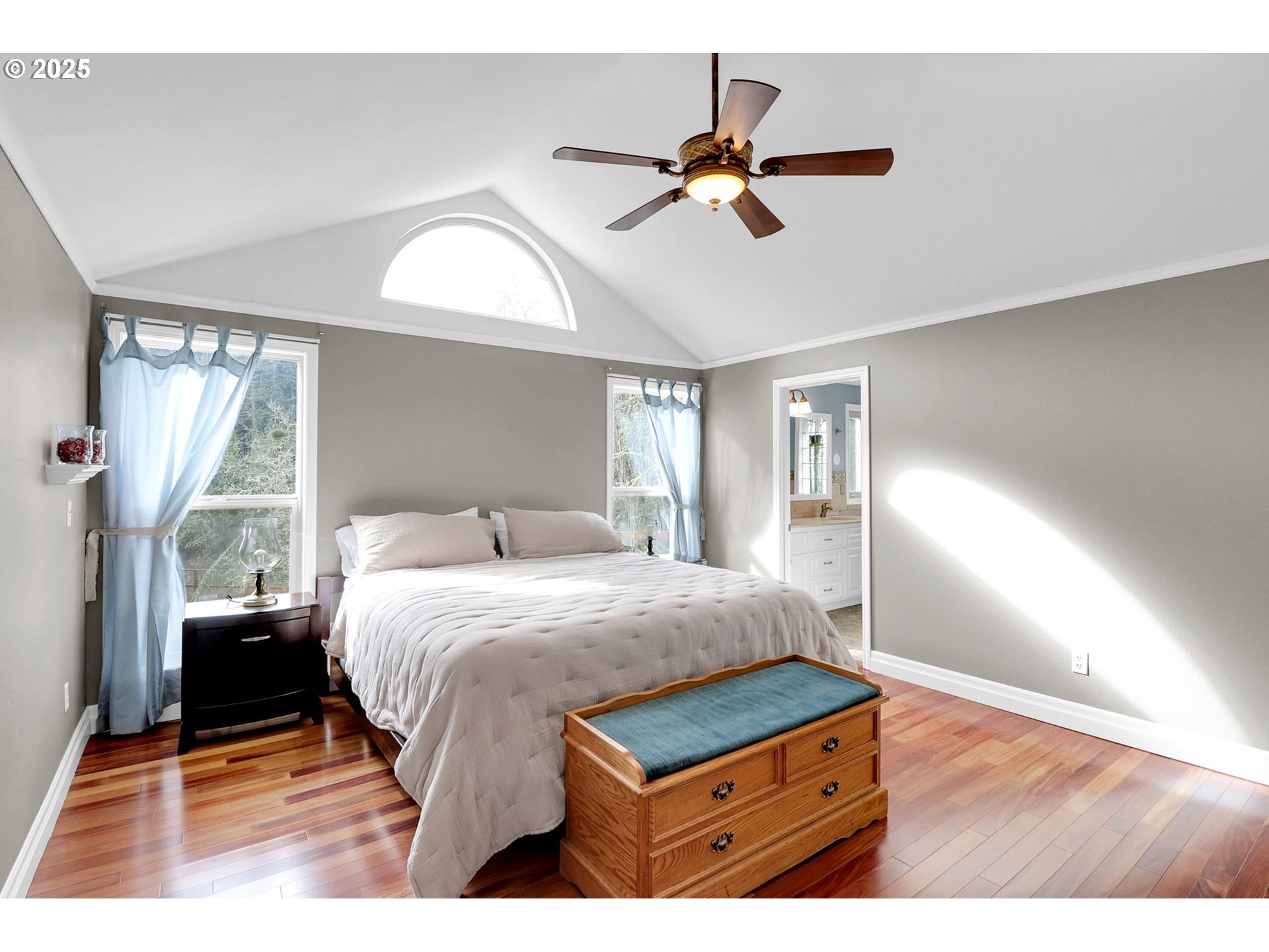 2708 Moon Mountain Drive Eugene, OR 97403 - Photo 21 of 43 a bed room with a bed mirror and a window