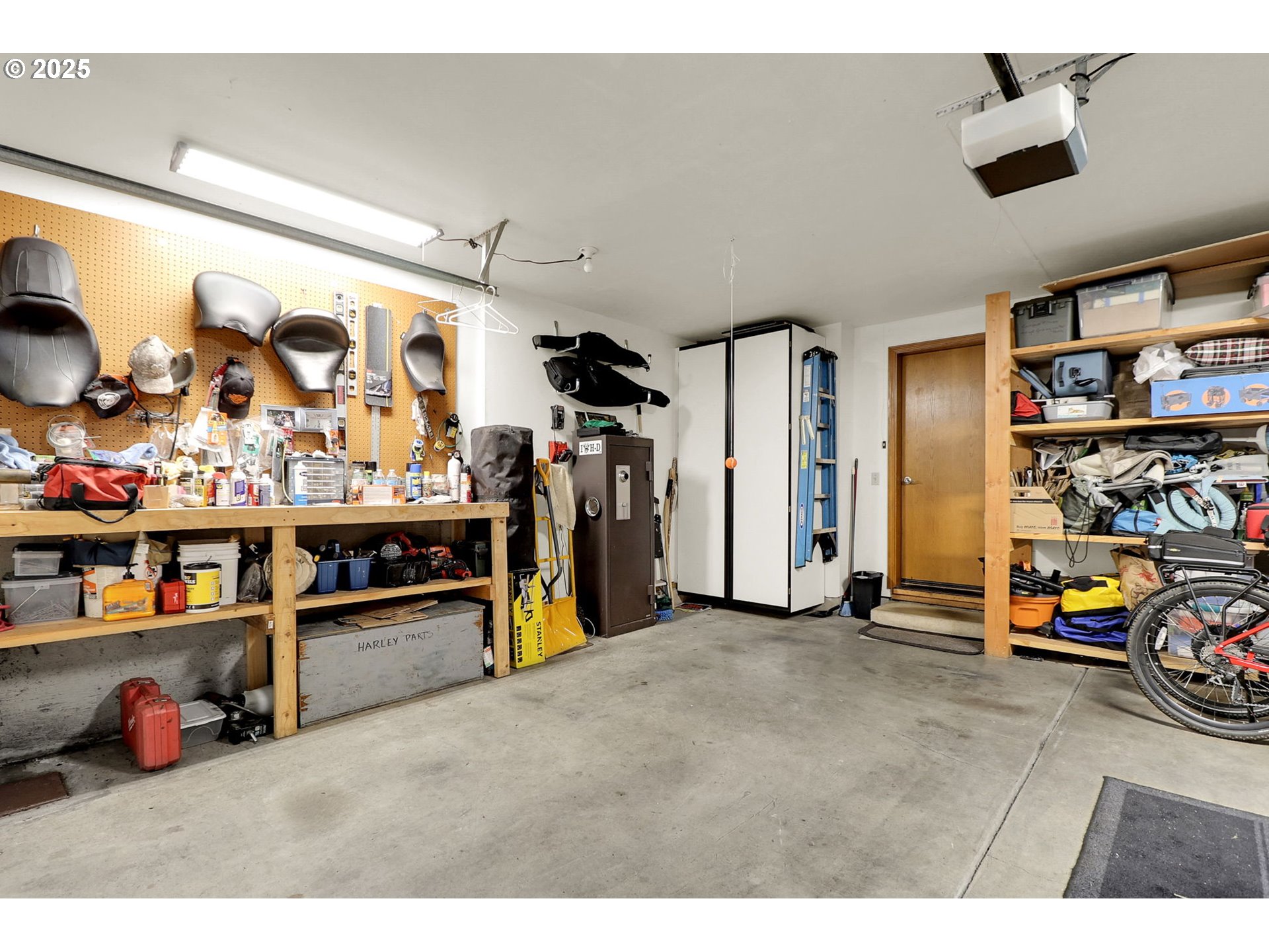 2708 Moon Mountain Drive Eugene, OR 97403 - Photo 29 of 43 a view of a play room with toys