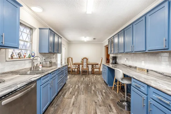 $365,000 | 300 Thompson Street, Pottsboro, TX 75076