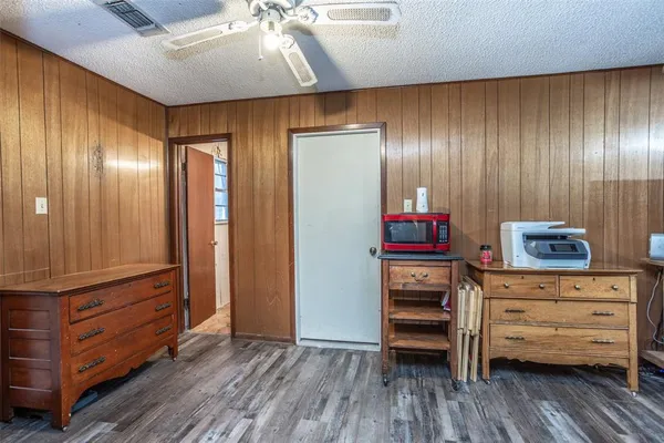 $365,000 | 300 Thompson Street, Pottsboro, TX 75076