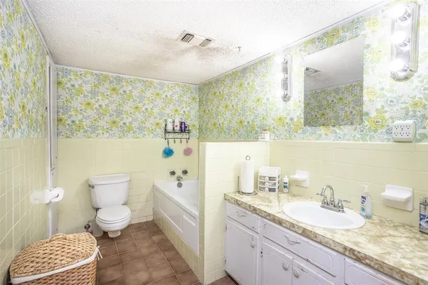 $365,000 | 300 Thompson Street, Pottsboro, TX 75076