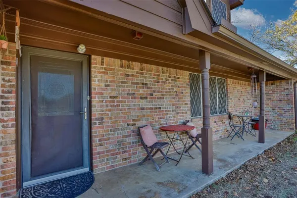 $365,000 | 300 Thompson Street, Pottsboro, TX 75076