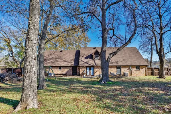 $365,000 | 300 Thompson Street, Pottsboro, TX 75076