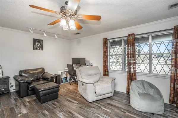 $365,000 | 300 Thompson Street, Pottsboro, TX 75076