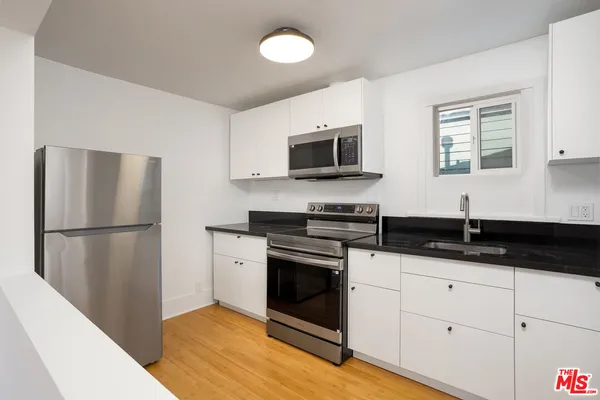 $2,350 | 126 Franklin Court, Unit 1/2, Glendale, CA 91205