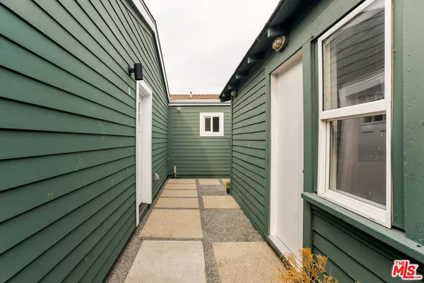 $2,350 | 126 Franklin Court, Unit 1/2, Glendale, CA 91205