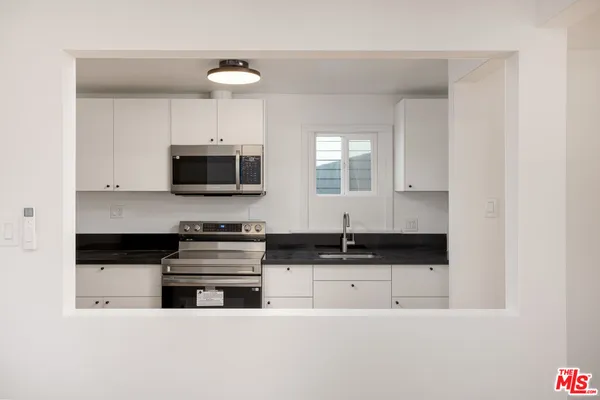 $2,350 | 126 Franklin Court, Unit 1/2, Glendale, CA 91205