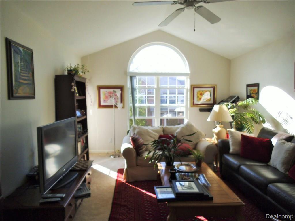 3374 Tremonte Circle Rochester, MI 48306 - Photo 3 of 17 image.JPG