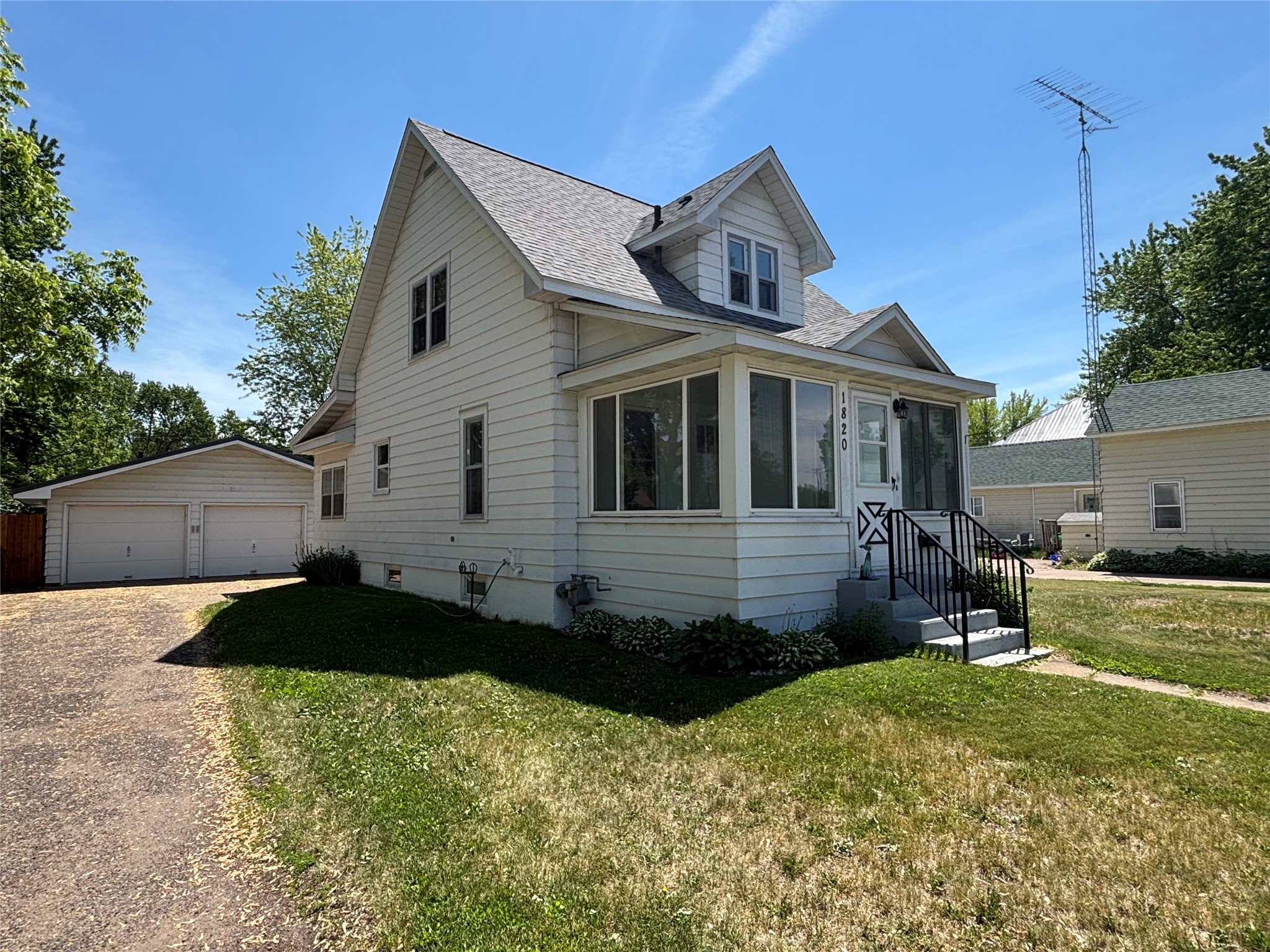 1820 Main Street Bloomer, WI 54724 - Photo 3 of 46