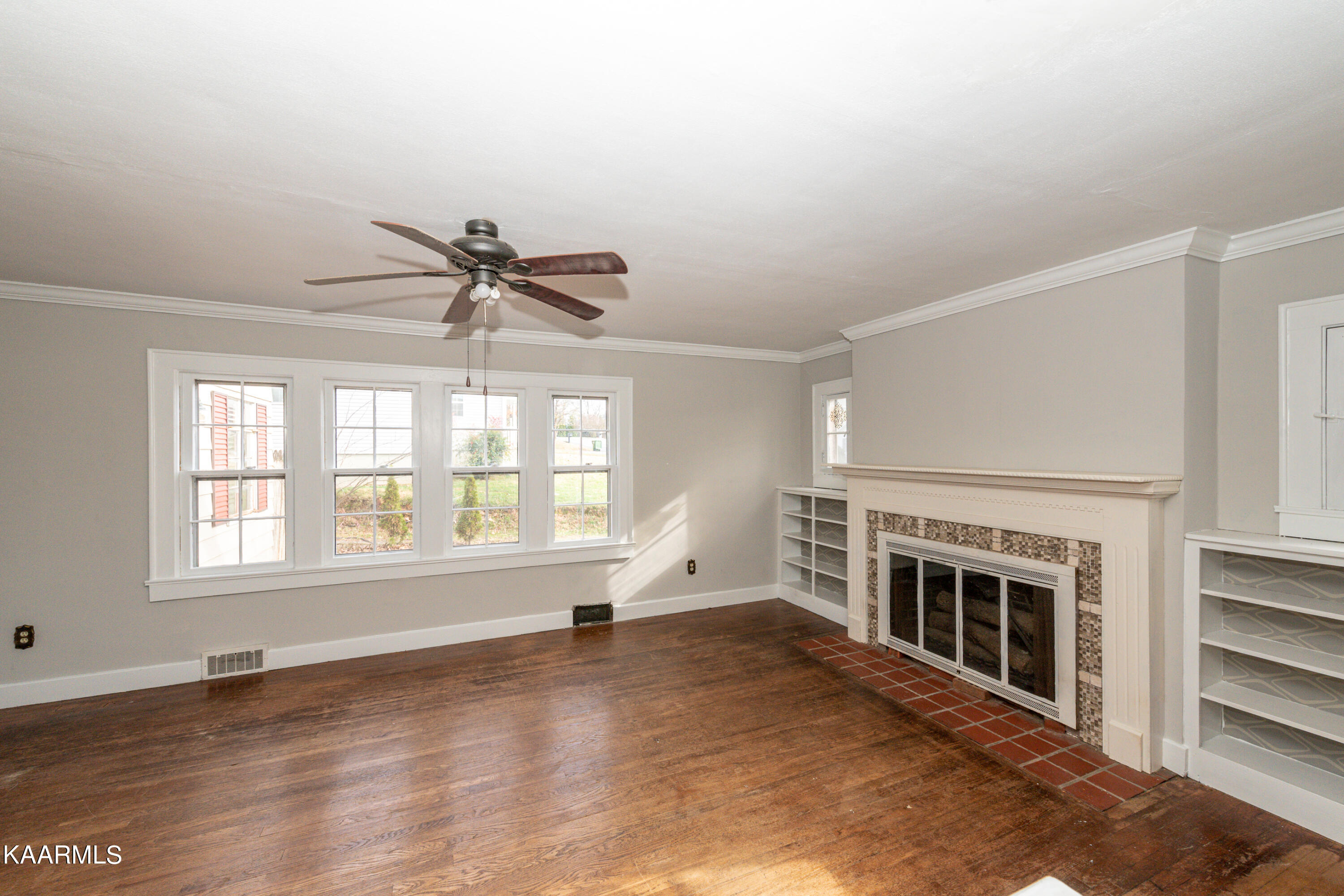 1909 Crest Road Maryville, TN 37804 - Photo 3 of 26 DSC_7678