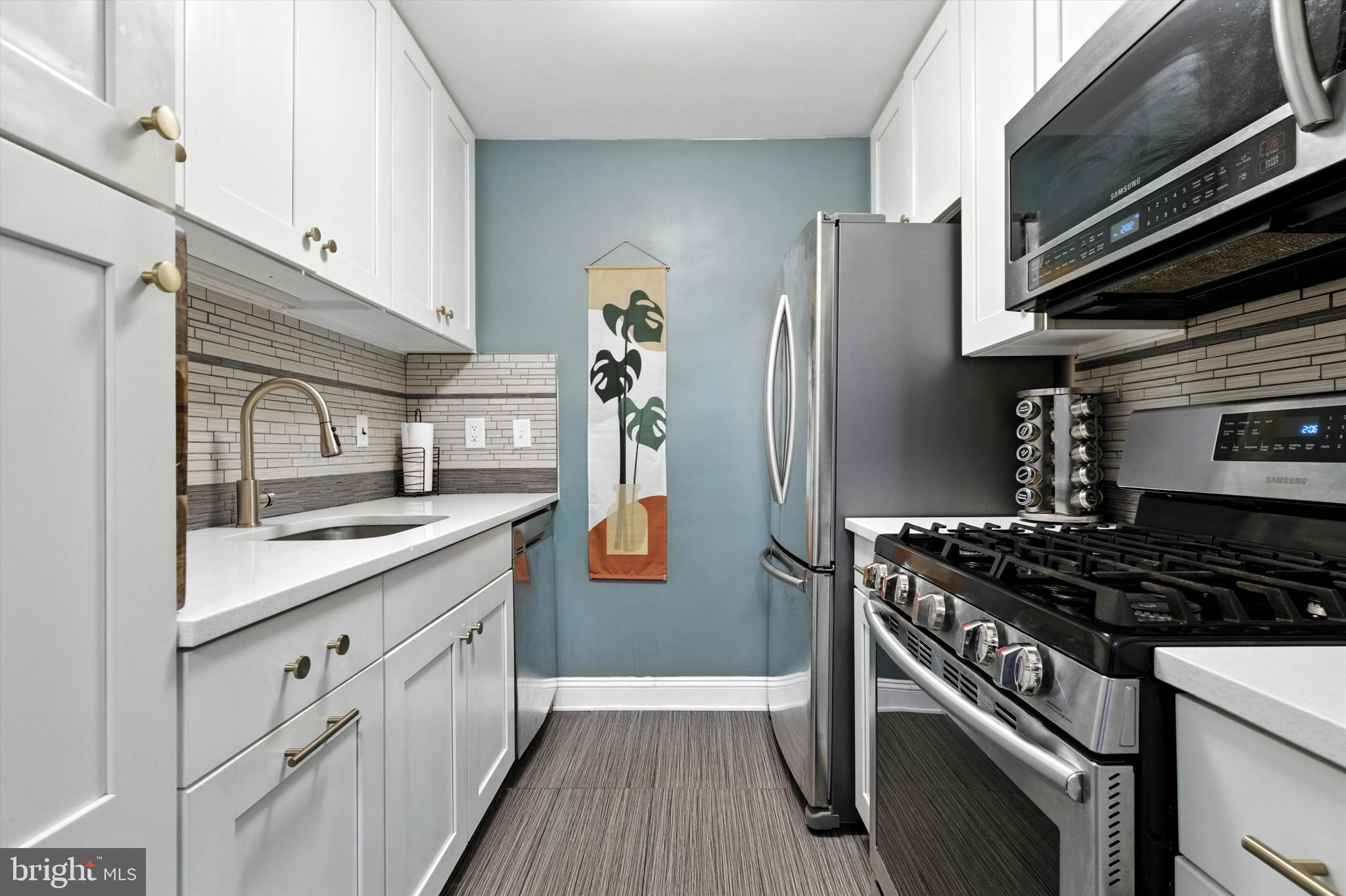 3114 Wisconsin Avenue Northwest, Unit 302 Washington, DC 20016 - Photo 3 of 15