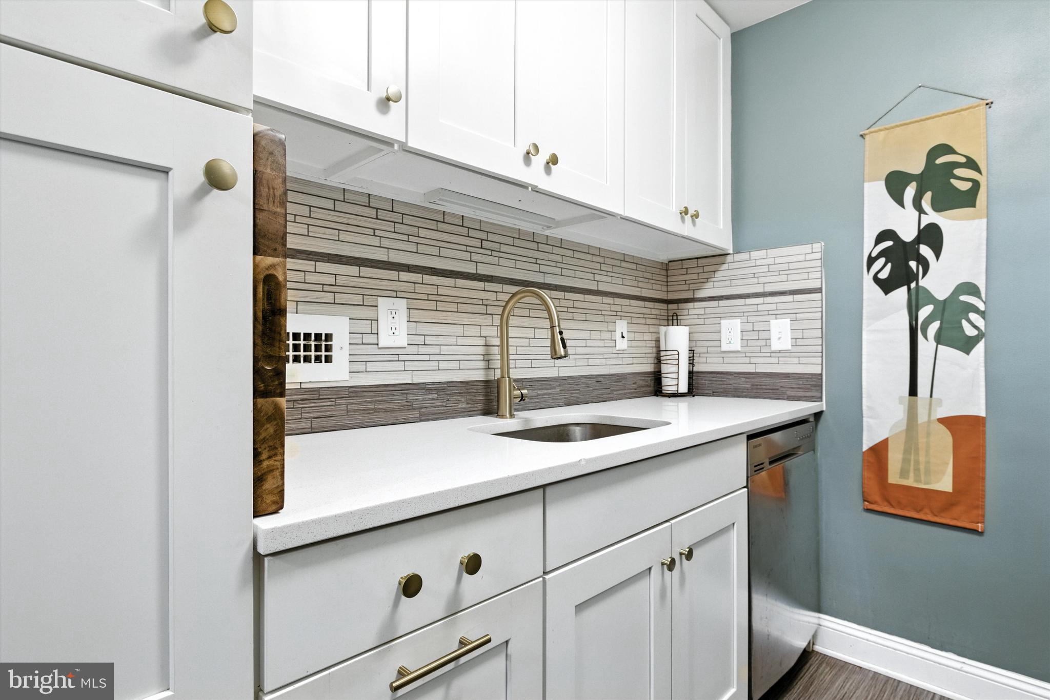 3114 Wisconsin Avenue Northwest, Unit 302 Washington, DC 20016 - Photo 4 of 15