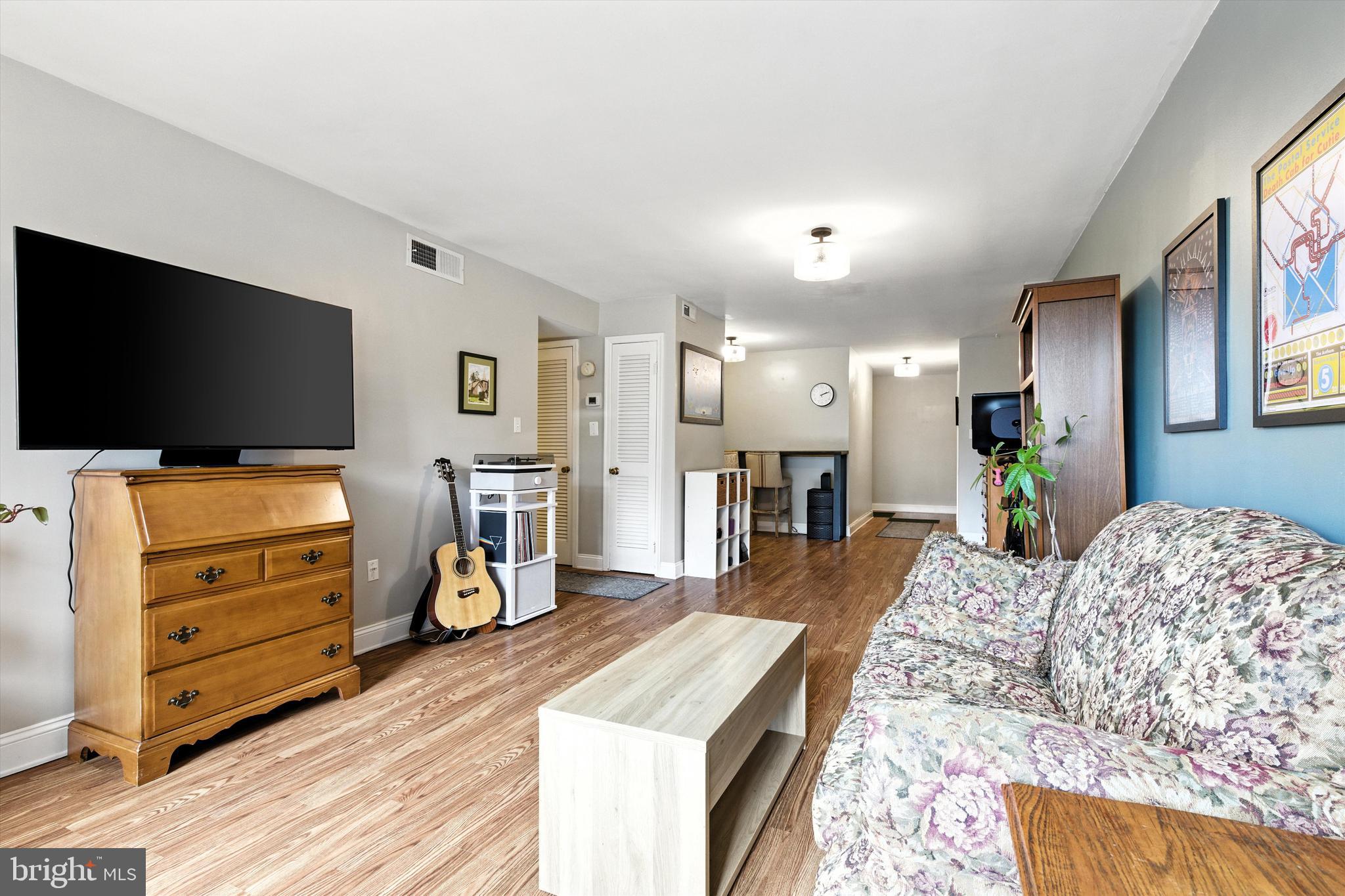 3114 Wisconsin Avenue Northwest, Unit 302 Washington, DC 20016 - Photo 8 of 15