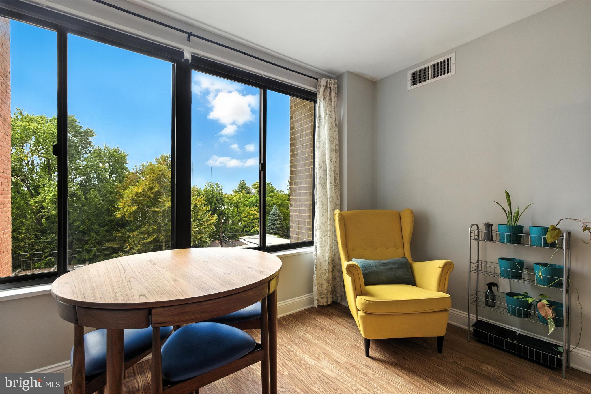 3114 Wisconsin Avenue Northwest, Unit 302 Washington, DC 20016 - Photo 9 of 15