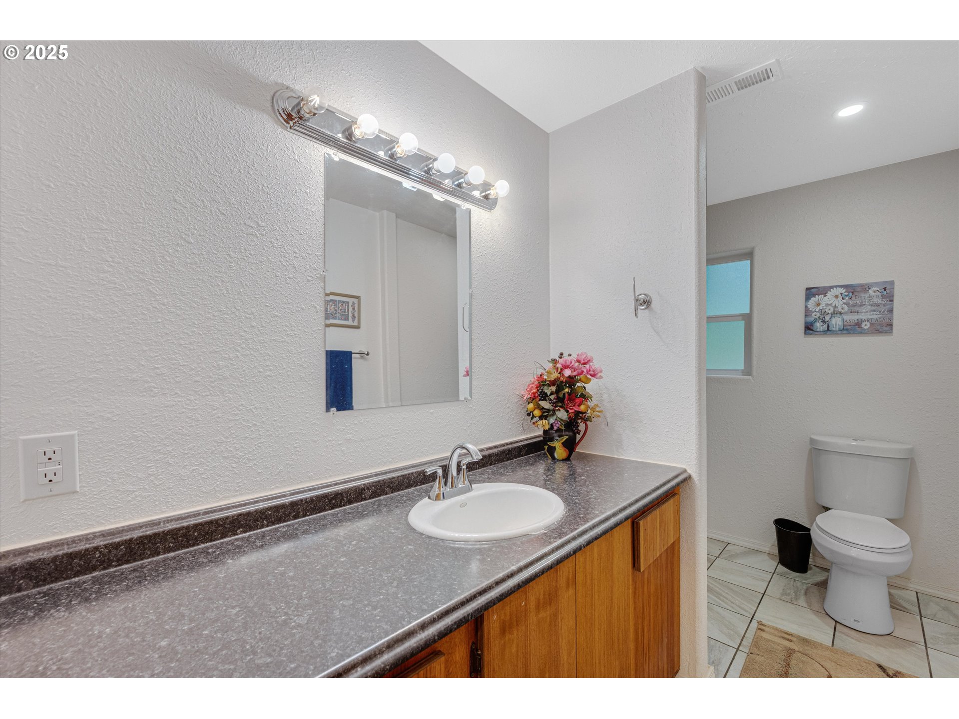17205 Oakdale Road Dallas, OR 97338 - Photo 25 of 36 a bathroom with a sink vanity granite and toilet