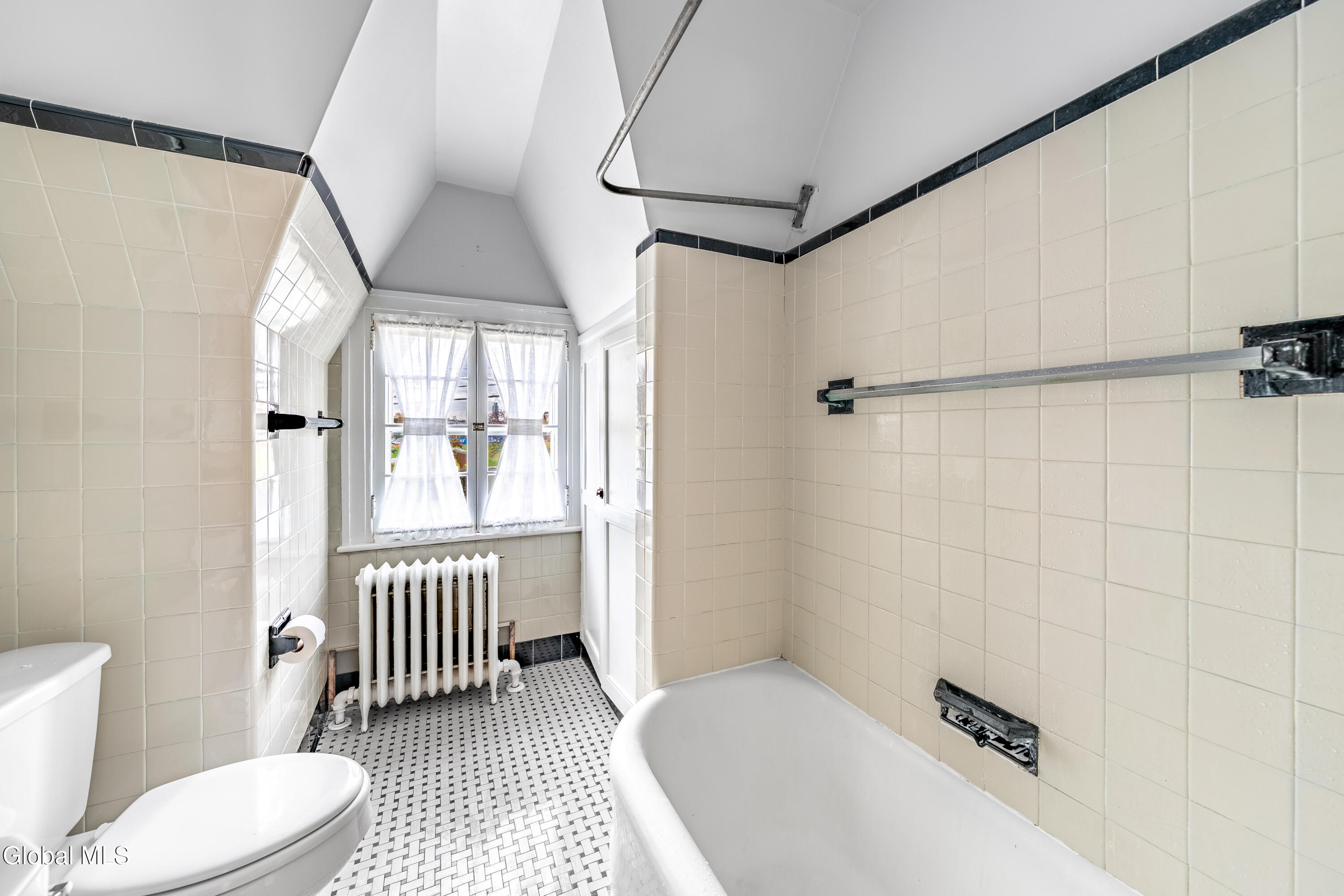 47 North Main Avenue Albany, NY 12203 - Photo 22 of 26 N Main Up Bath 2