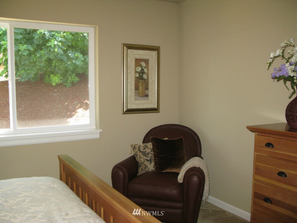 11175 Northeast 162nd Street Bothell, WA 98011 - Photo 13 of 25 Gallery Image 13