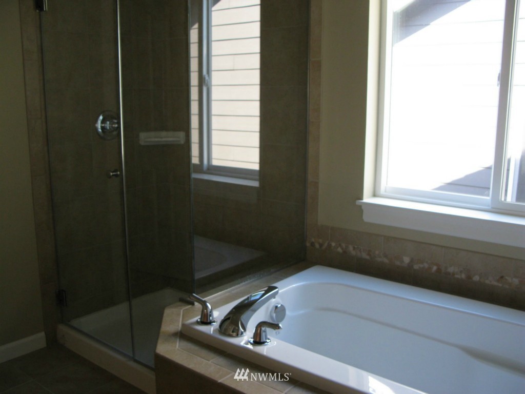 11175 Northeast 162nd Street Bothell, WA 98011 - Photo 17 of 25 Gallery Image 17