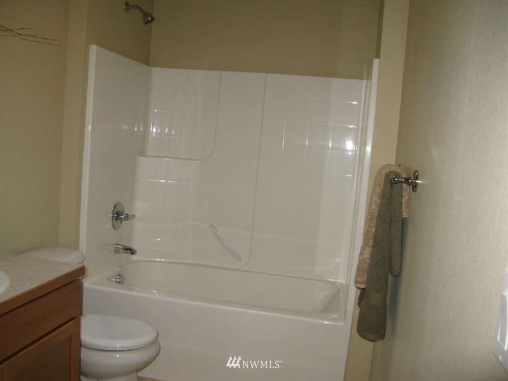 11175 Northeast 162nd Street Bothell, WA 98011 - Photo 18 of 25 Gallery Image 18