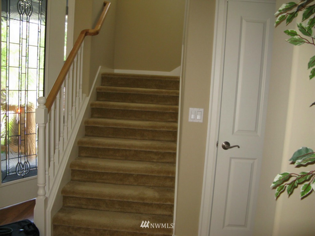 11175 Northeast 162nd Street Bothell, WA 98011 - Photo 10 of 25 Gallery Image 10