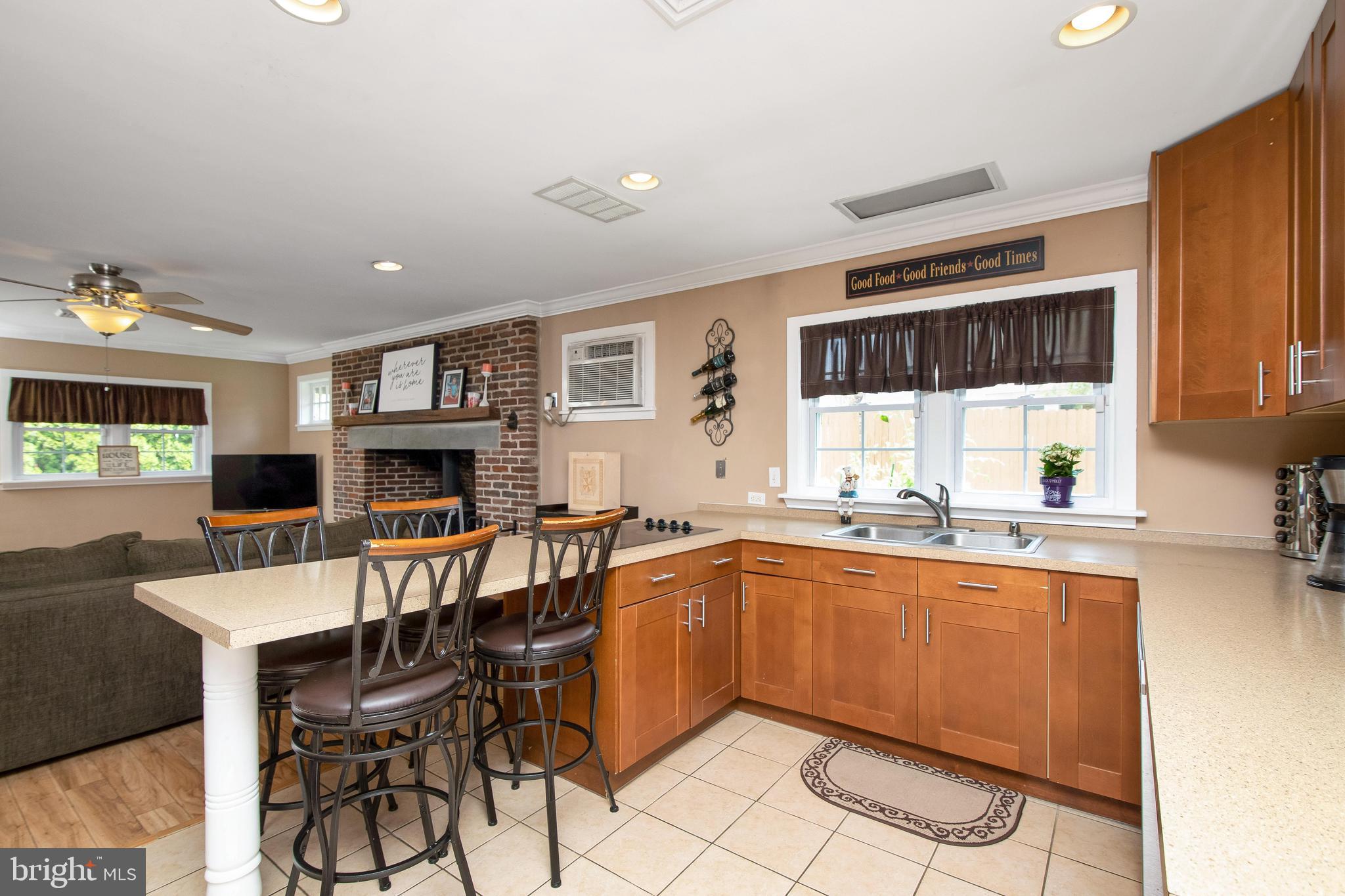 18 Hedge Road Levittown, PA 19056 - Photo 15 of 49 Gallery Image 15
