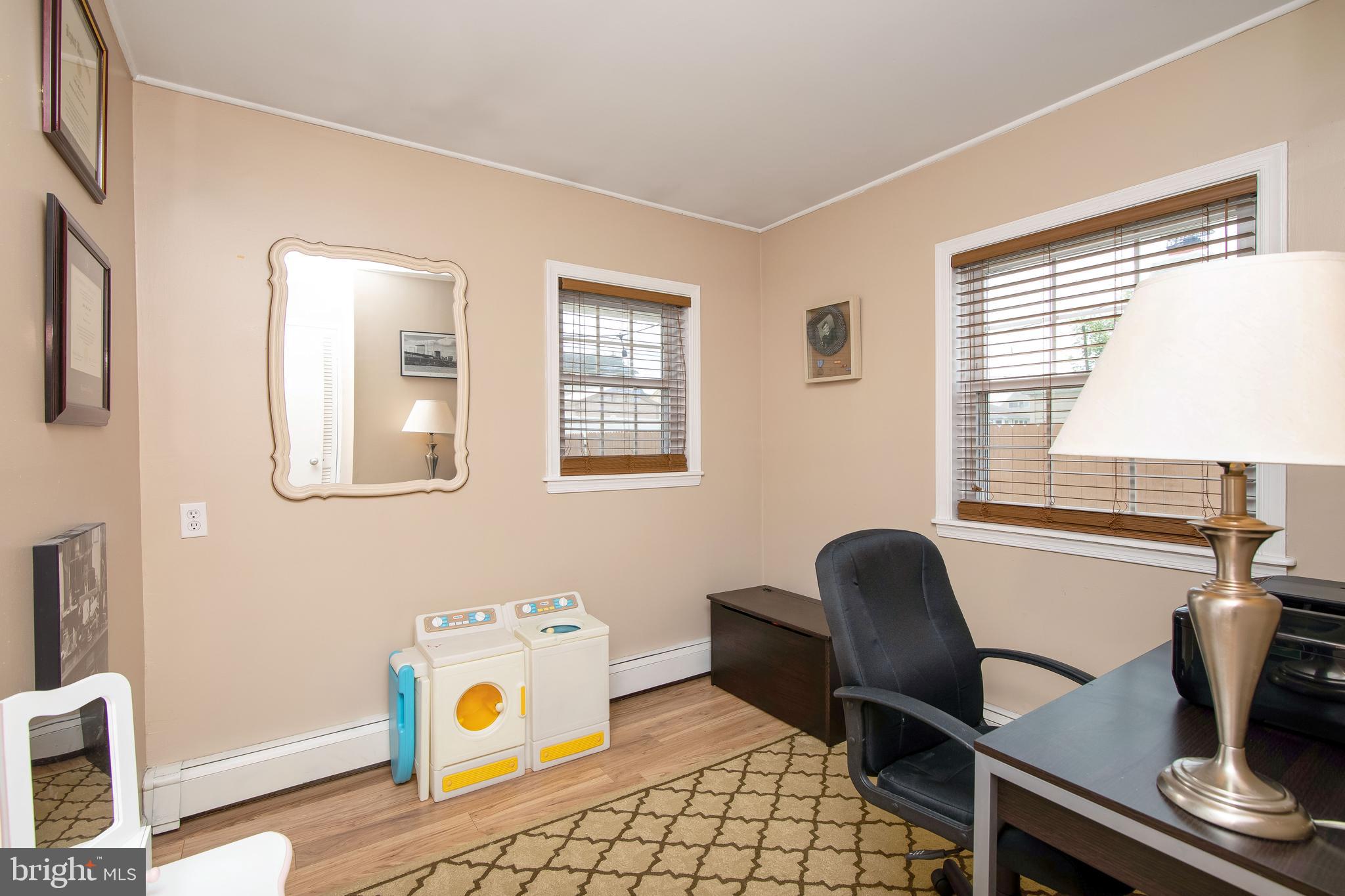 18 Hedge Road Levittown, PA 19056 - Photo 26 of 49 Gallery Image 26