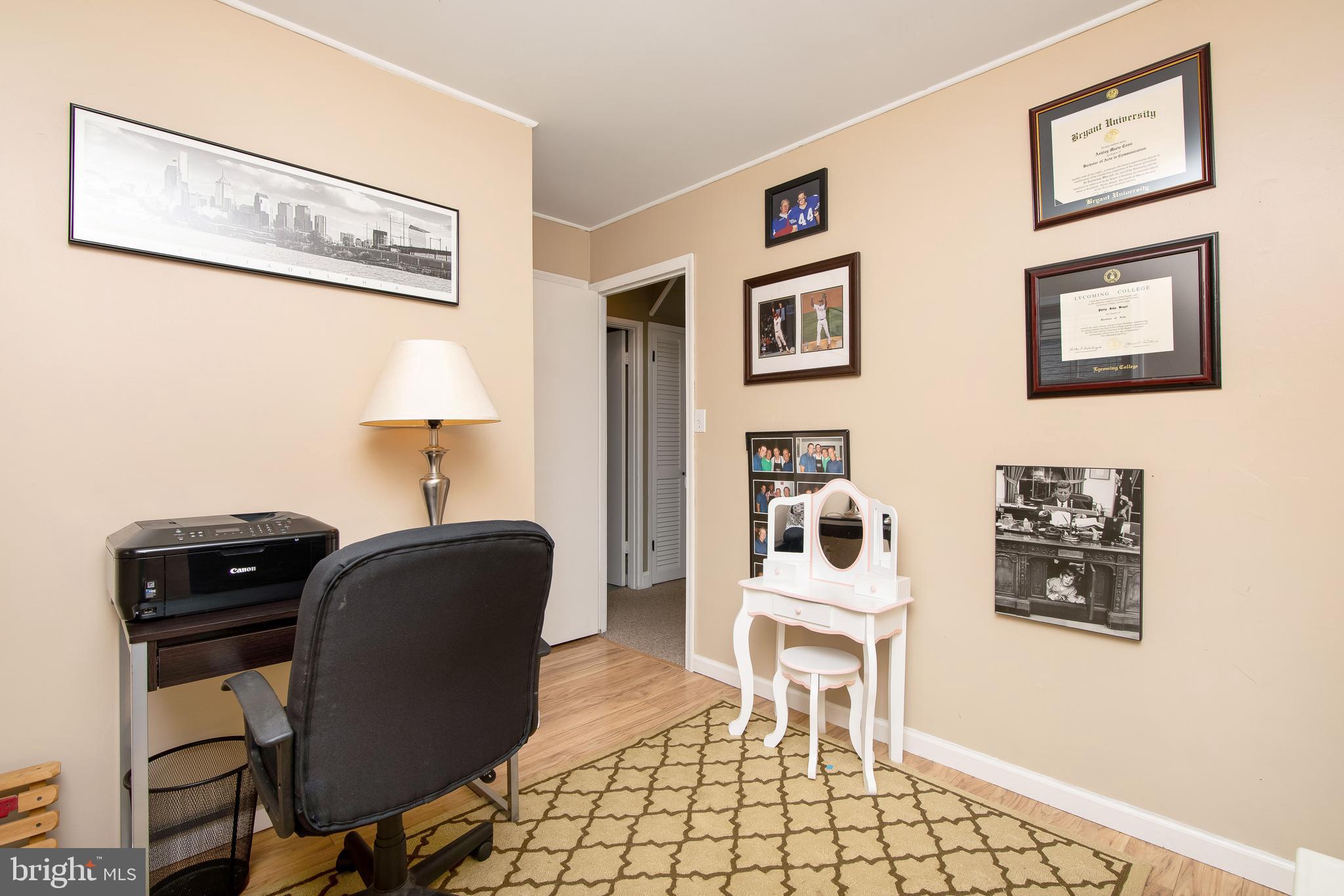 18 Hedge Road Levittown, PA 19056 - Photo 28 of 49 Gallery Image 28