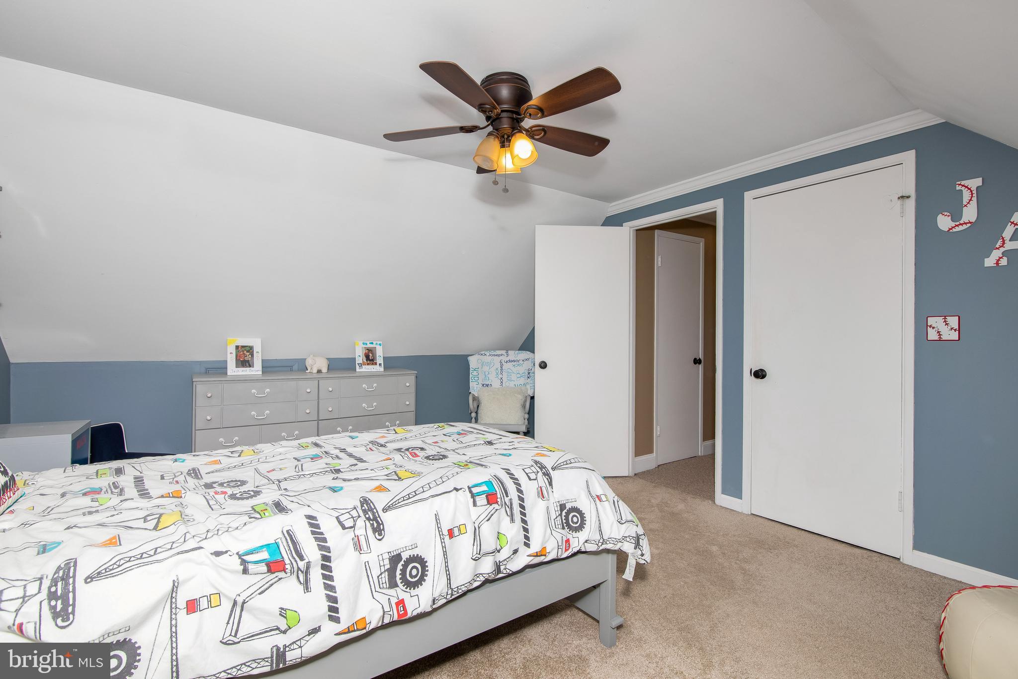 18 Hedge Road Levittown, PA 19056 - Photo 36 of 49 Gallery Image 36