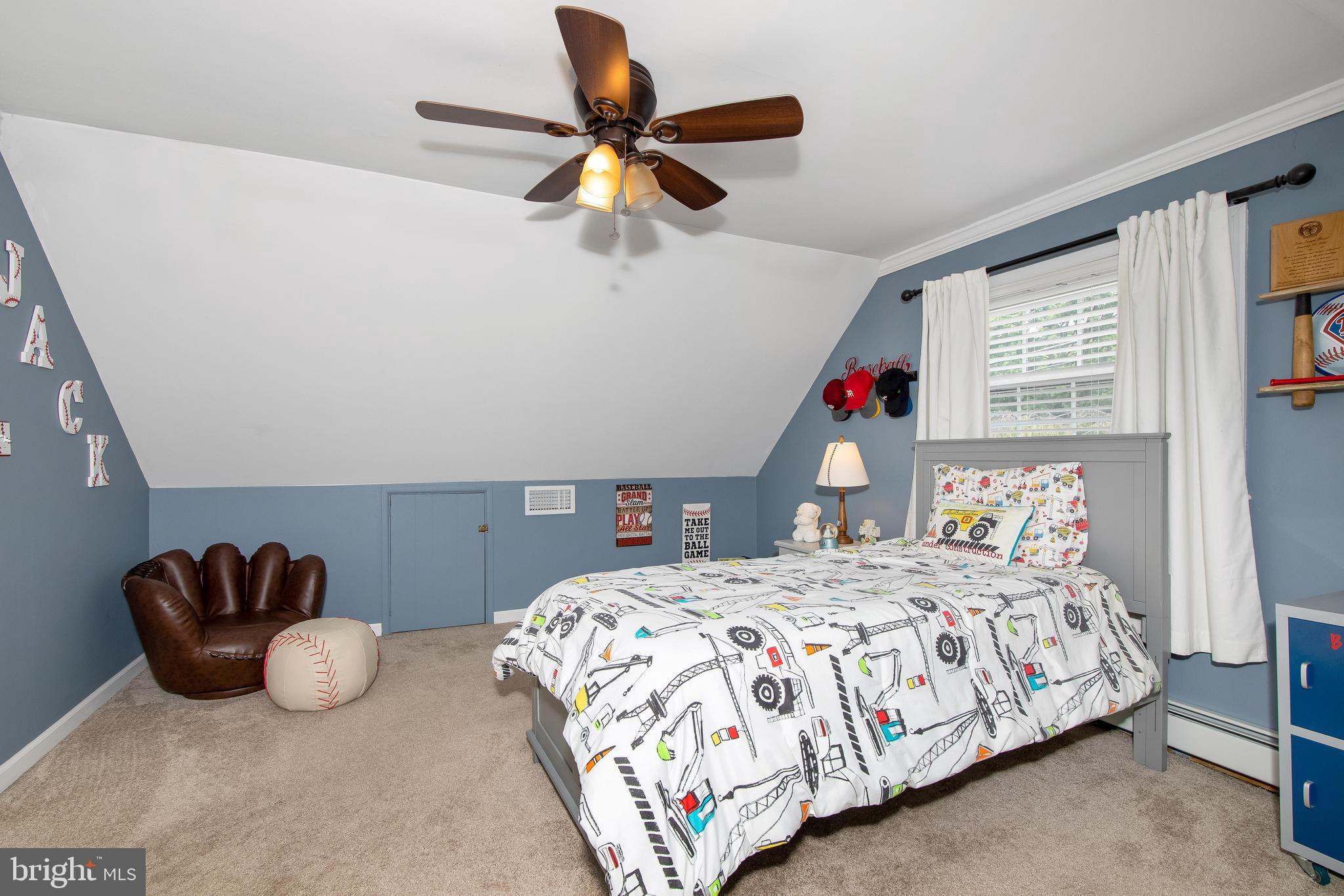 18 Hedge Road Levittown, PA 19056 - Photo 37 of 49 Gallery Image 37
