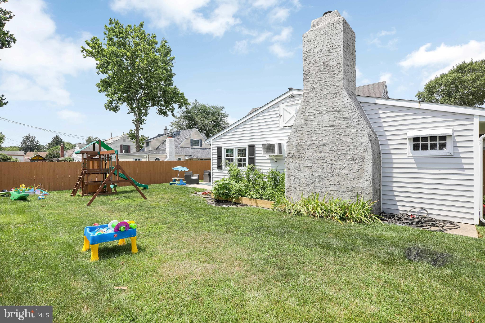 18 Hedge Road Levittown, PA 19056 - Photo 47 of 49 Gallery Image 47