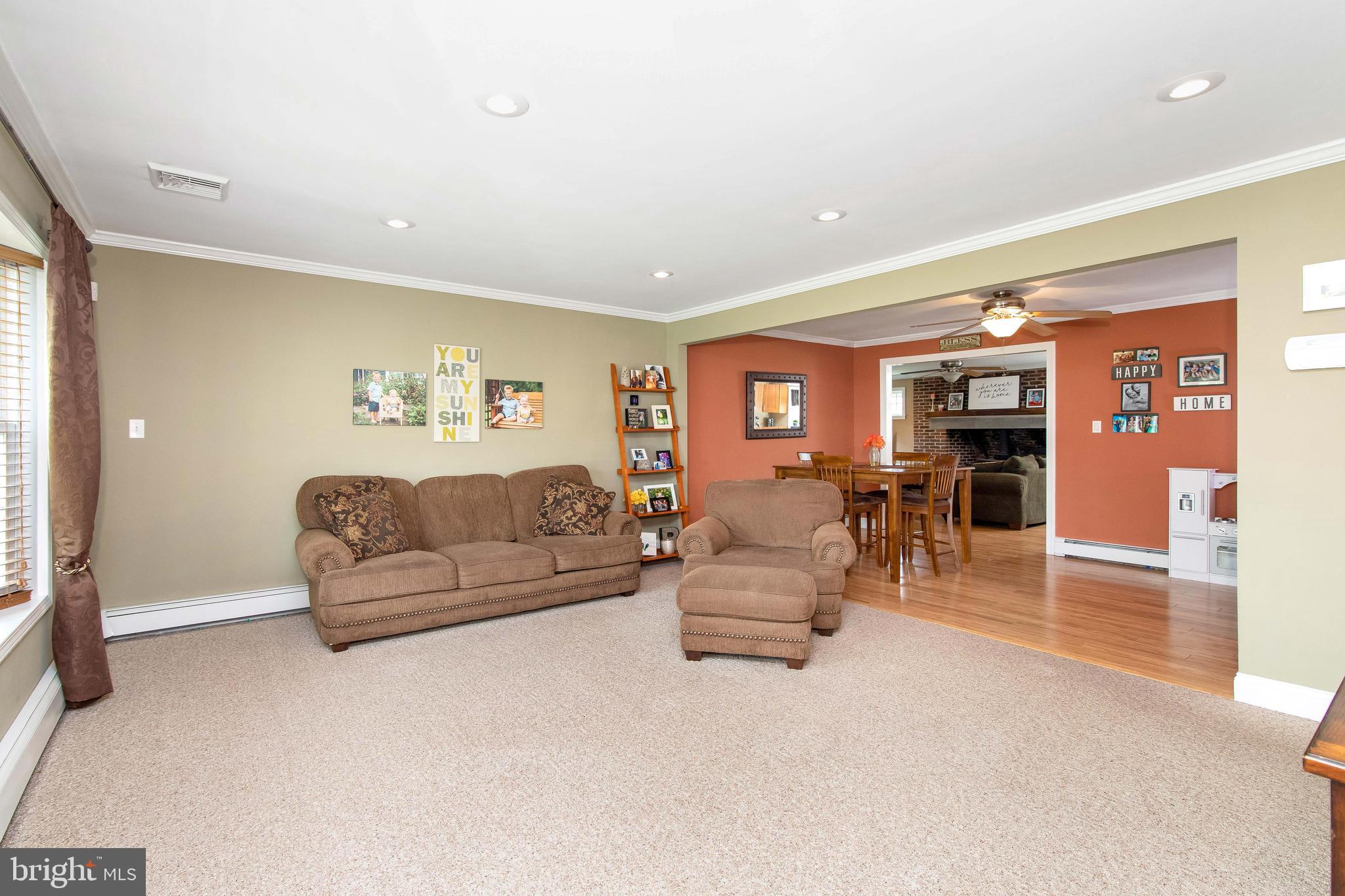18 Hedge Road Levittown, PA 19056 - Photo 6 of 49 Gallery Image 6
