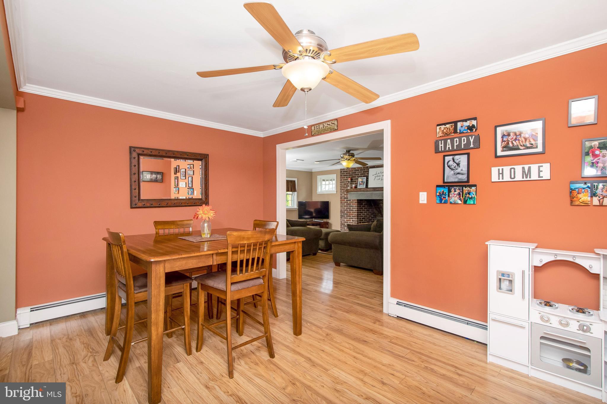 18 Hedge Road Levittown, PA 19056 - Photo 9 of 49 Gallery Image 9