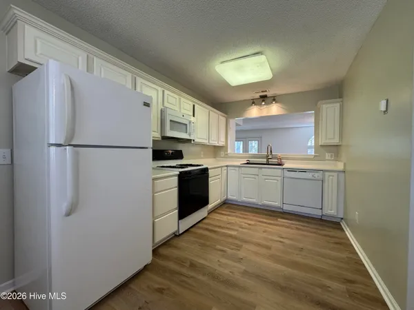 $2,295 | 935 Birch Creek Drive, Wilmington, NC 28403