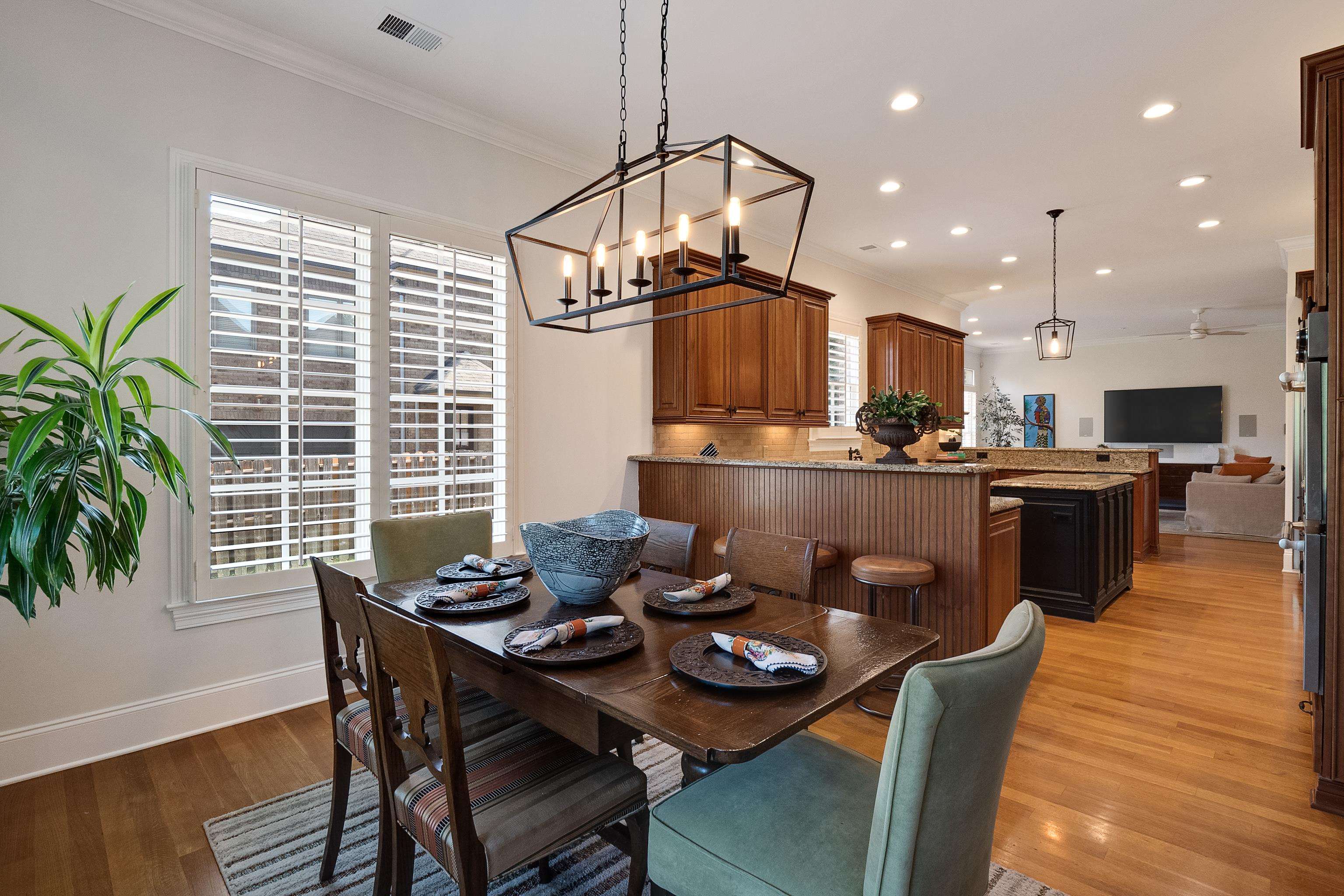 3174 Wetherby Drive Germantown, TN 38139 - Photo 16 of 40 a kitchen with a table and chairs in it